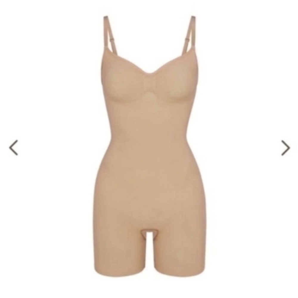 SKIMS SEAMLESS SCULPT MID THIGH BODYSUIT CLAY BEIGE MEDIUM